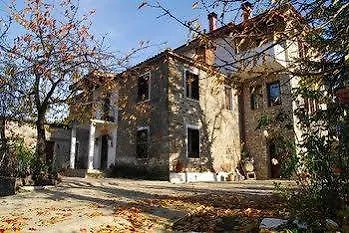 Πανσιόν το πέτρινο Πεζούλα